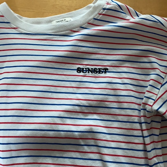 Crop top white with blue and red stripes - Picture 2 of 2